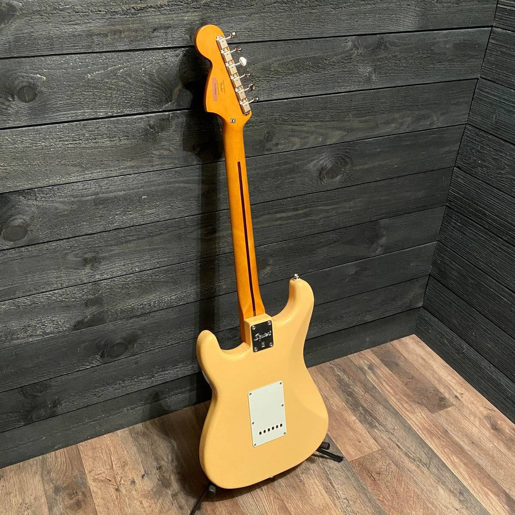 Vintage White Stratocaster Guitar N850026