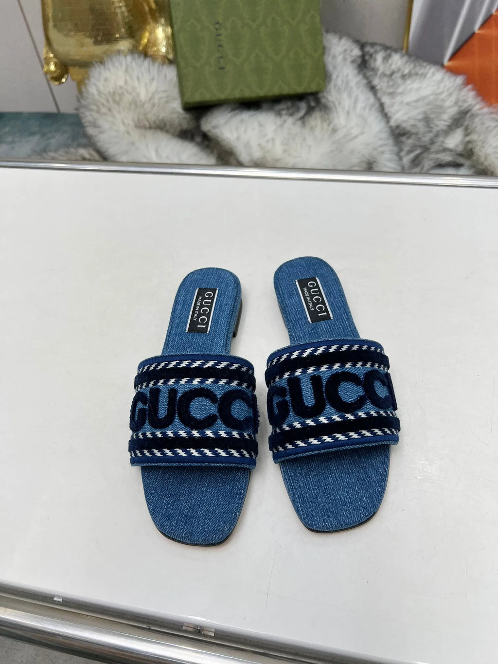 Slippers E613
