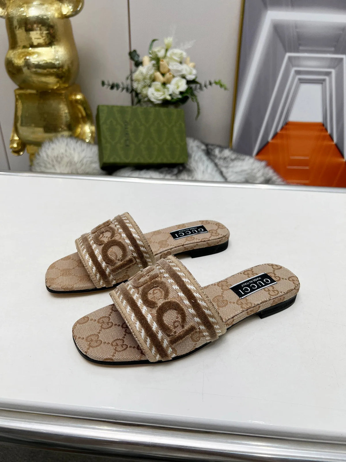 Slippers E613