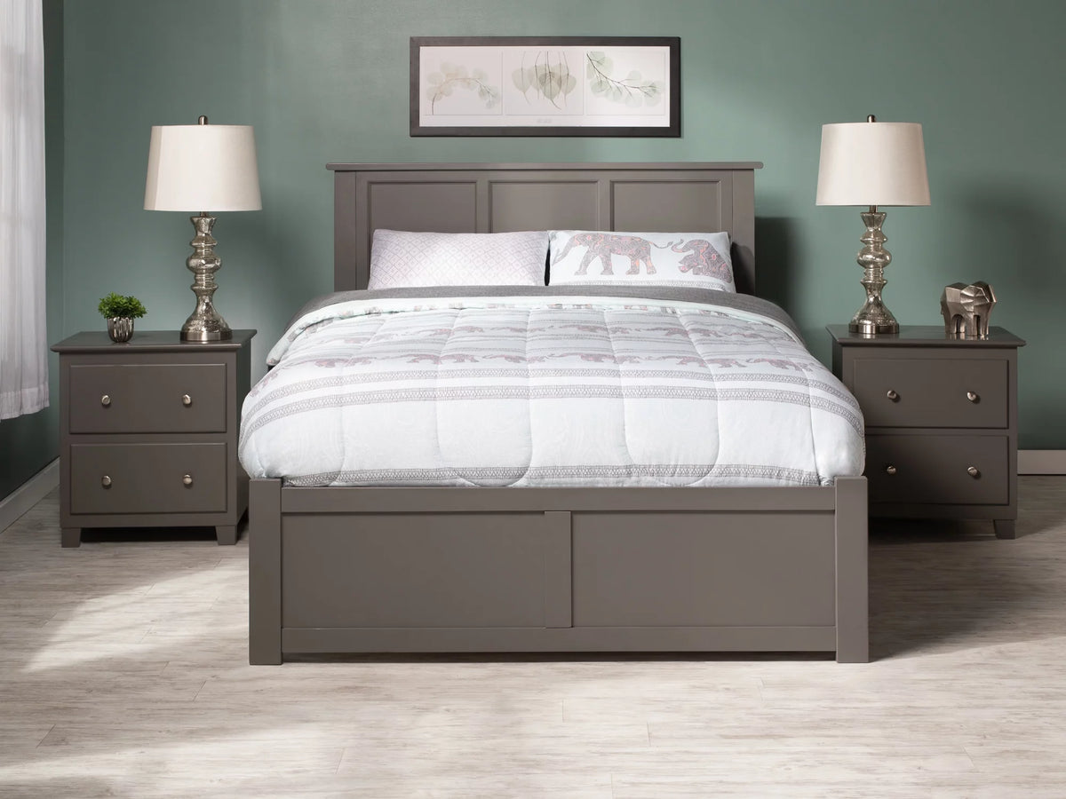 King Solid Wood Platform Bed with Footboard & 2 Storage Drawers in Grey D265