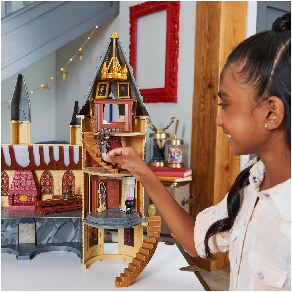 Hogwarts Castle with Lights and Sounds P245