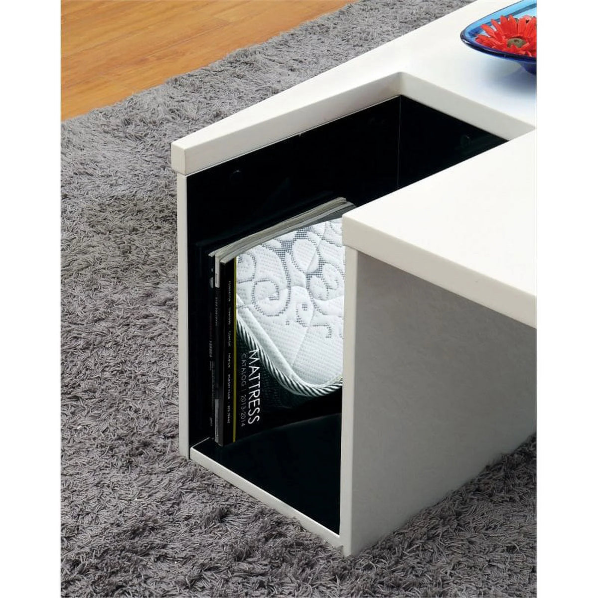 Contemporary White Wood Coffee Table with Storage M528