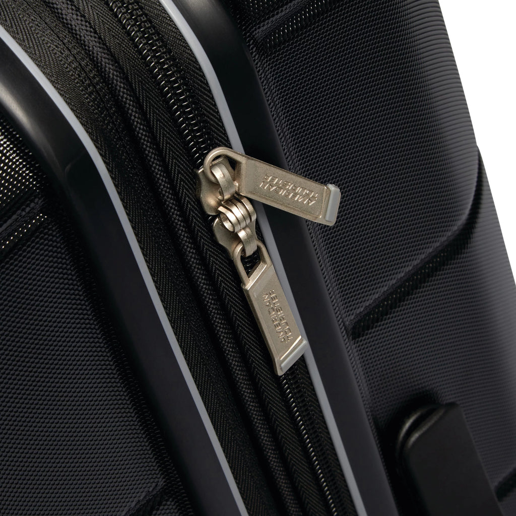 Hardside Medium Checked Spinner Luggage Jet Black Y293