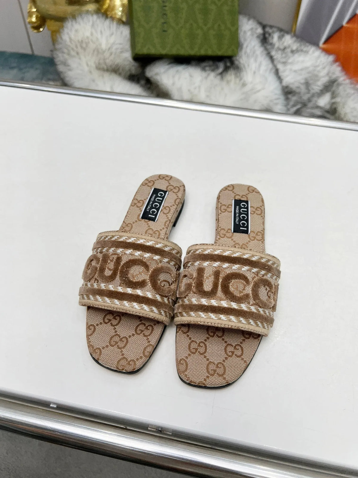 Slippers E613